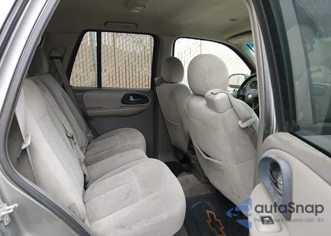 2005 Chevrolet Trailblazer Ls z USA, uszkodzony, nr VIN 1GNDT13S752110901